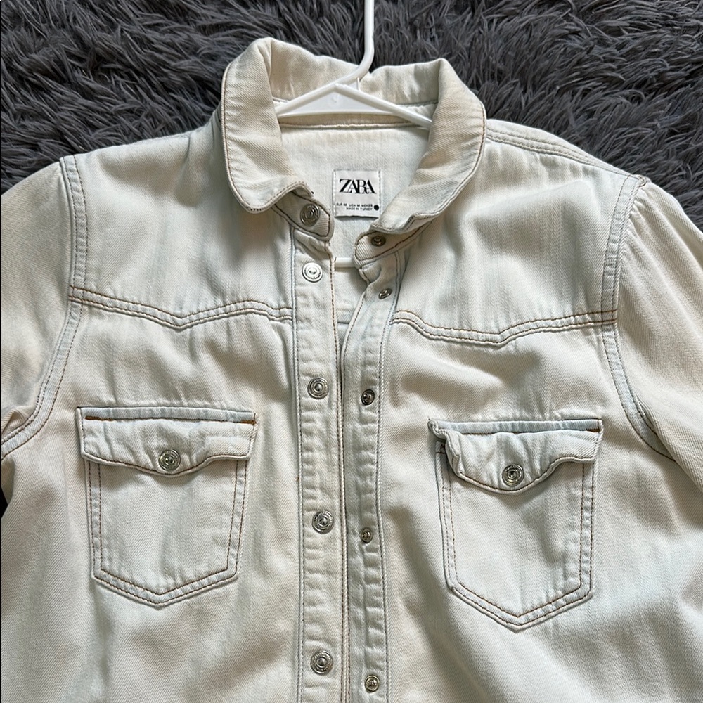 Zara Off-White Button-Up Shirt